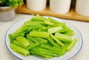 【芹菜叶怎么吃】如何正确食用芹菜以达到健身效果